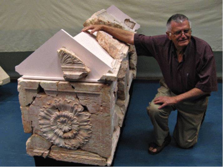 Heródes király síremlékének egyik darabja.